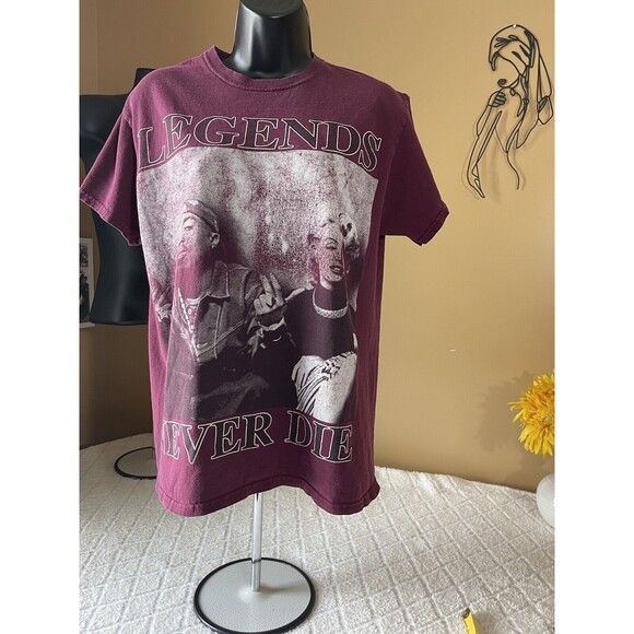 Tupac & Marilyn Monroe Tshirt. Legends Never Die. Size M. Gildan Heavy Cotton - Picture 3 of 10